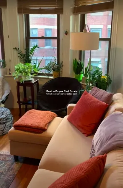 2 bed, 1 bath apartment for rent at 49 Saint Germain St Unit 2, Back Bay — photo 2 of 12