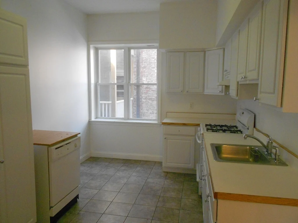 5 bed, 2 bath apartment for rent at 49 Saint Mary's St Unit 3, Brookline — photo 10 of 11
