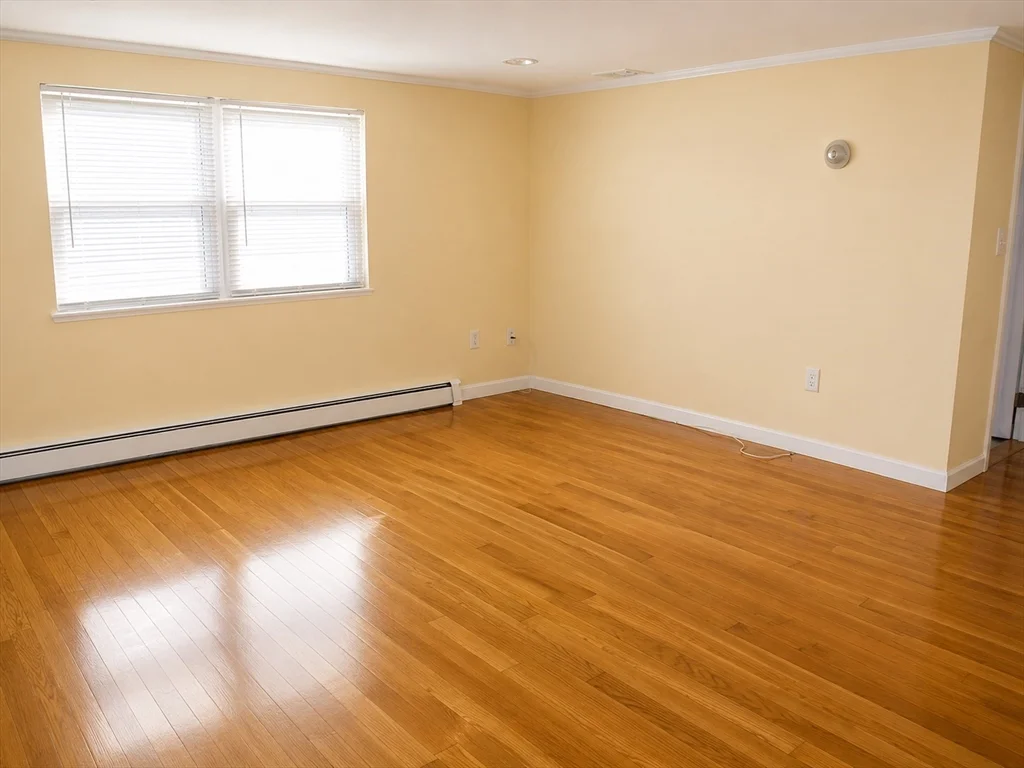 2 bed, 1 bath apartment for rent at 49 Seafoam Unit 2, Winthrop — photo 3 of 9