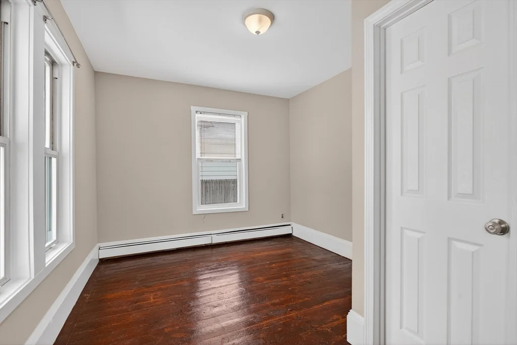 3 bed, 1 bath apartment for rent at 49 Springvale Ave, Lynn — photo 3 of 15