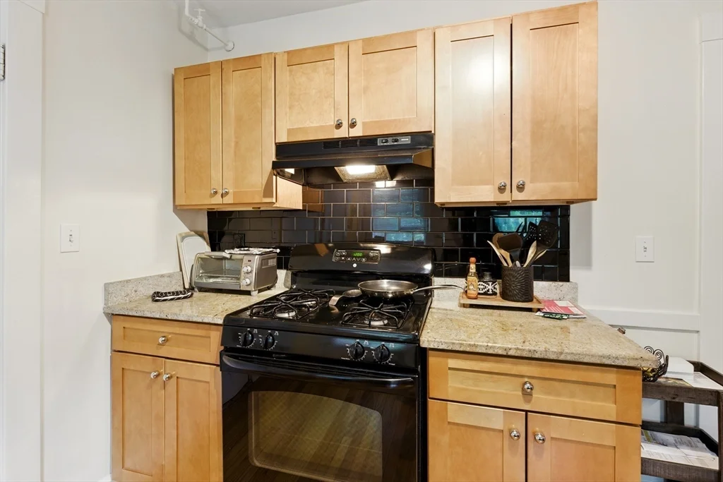 2 bed, 1 bath apartment for rent at 49 St John St Unit 2, Jamaica Plain — photo 7 of 21