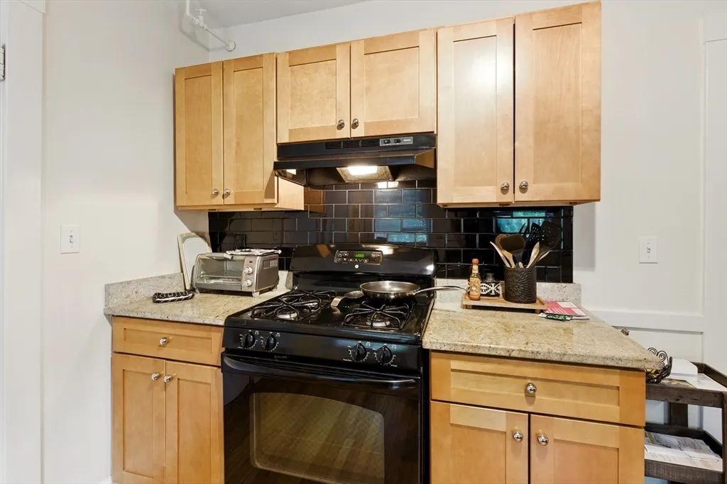 2 bed, 1 bath apartment for rent at 49 St John St Unit 3, Jamaica Plain — photo 7 of 21