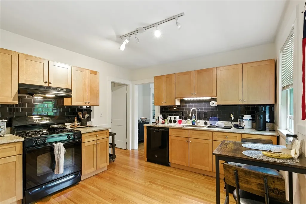 2 bed, 1 bath apartment for rent at 49 St John St Unit 3, Jamaica Plain — photo 5 of 21