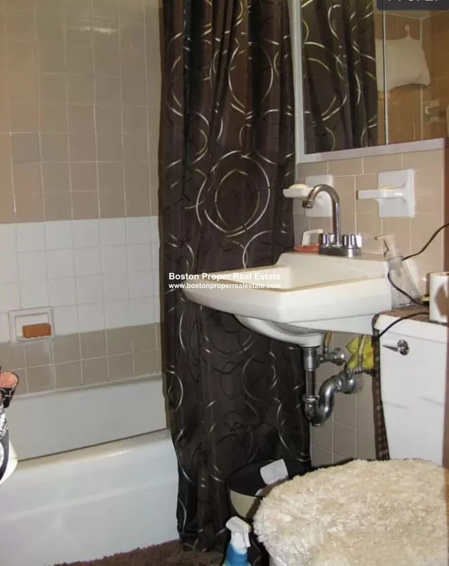 3 bed, 1 bath apartment for rent at 49 Symphony Rd Unit 44, Fenway — photo 11 of 17