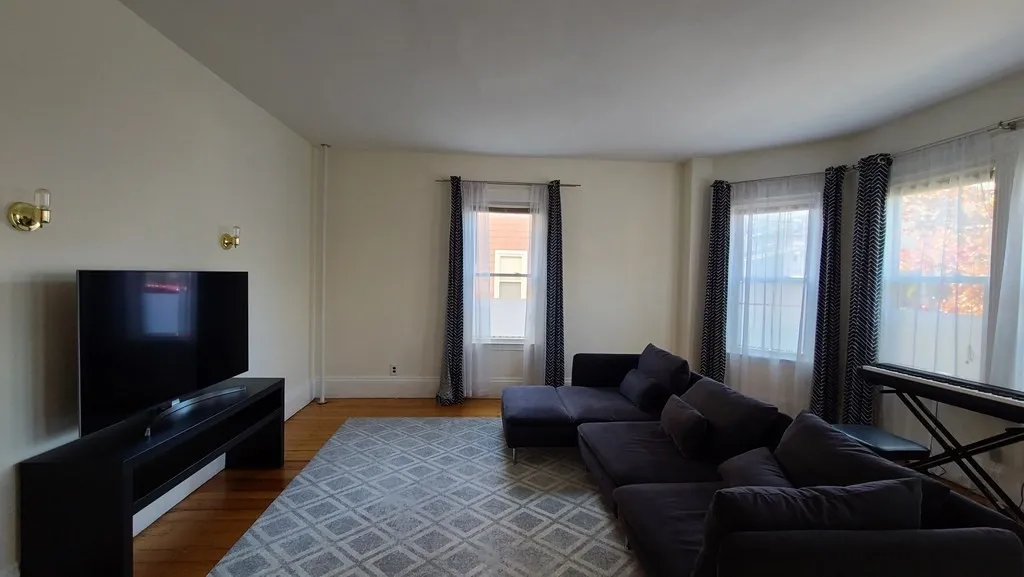 2 bed, 1 bath apartment for rent at 49 Temple St Unit 1, Winter Hill — photo 2 of 10