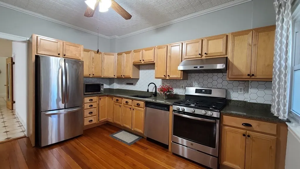 2 bed, 1 bath apartment for rent at 49 Temple St Unit 1, Winter Hill — photo 4 of 10