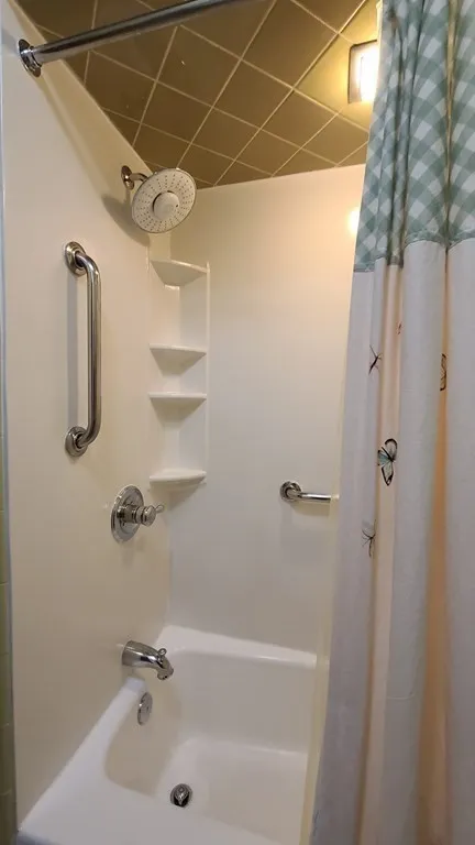2 bed, 1 bath apartment for rent at 49 Temple St Unit 1, Winter Hill — photo 6 of 10