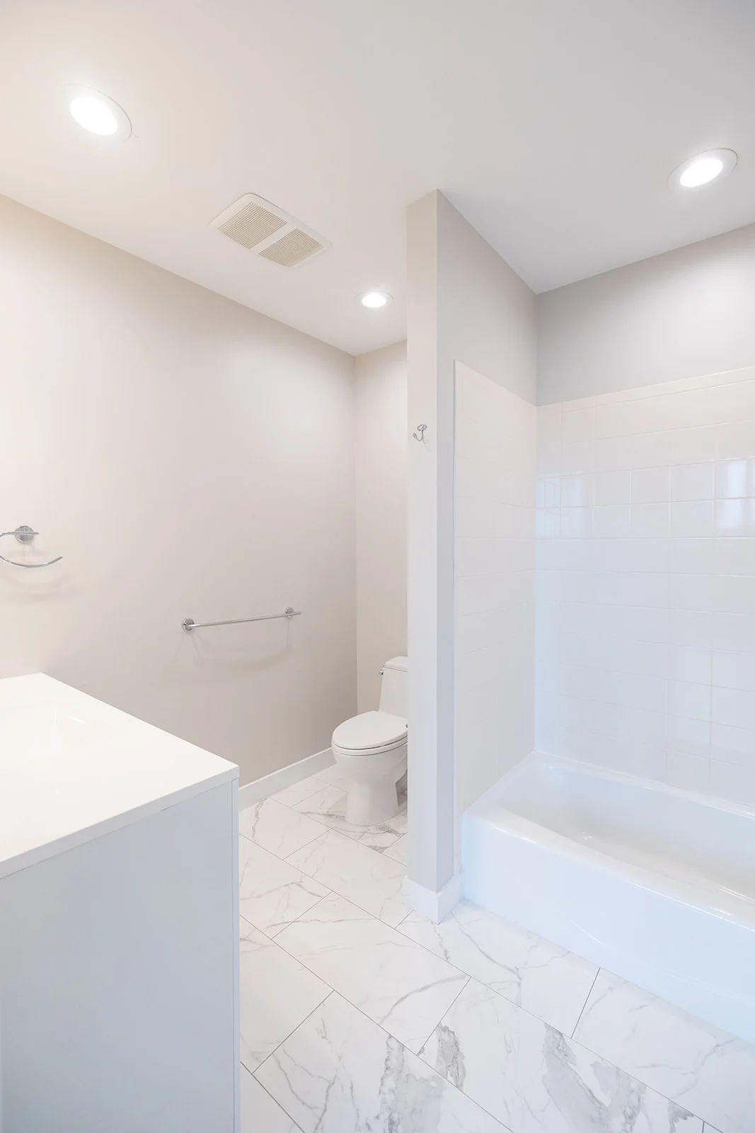 2 bed, 2 bath apartment for rent at 490 Harrison Ave Unit 503, South End — photo 33 of 50