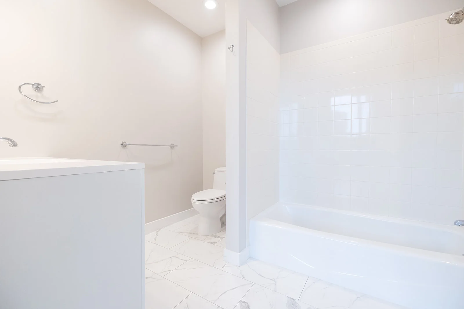 2 bed, 2 bath apartment for rent at 490 Harrison Ave Unit 503, South End — photo 32 of 50