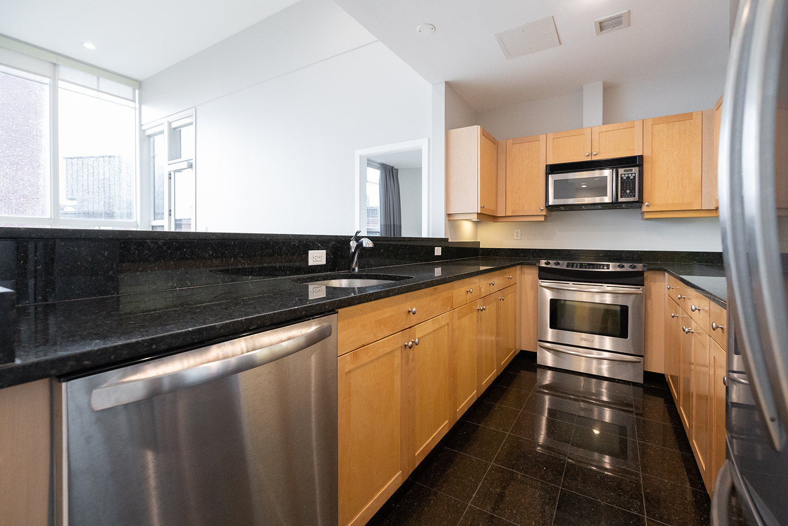 2 bed, 2 bath apartment for rent at 490 Harrison Ave Unit 5O3, South End — photo 24 of 32