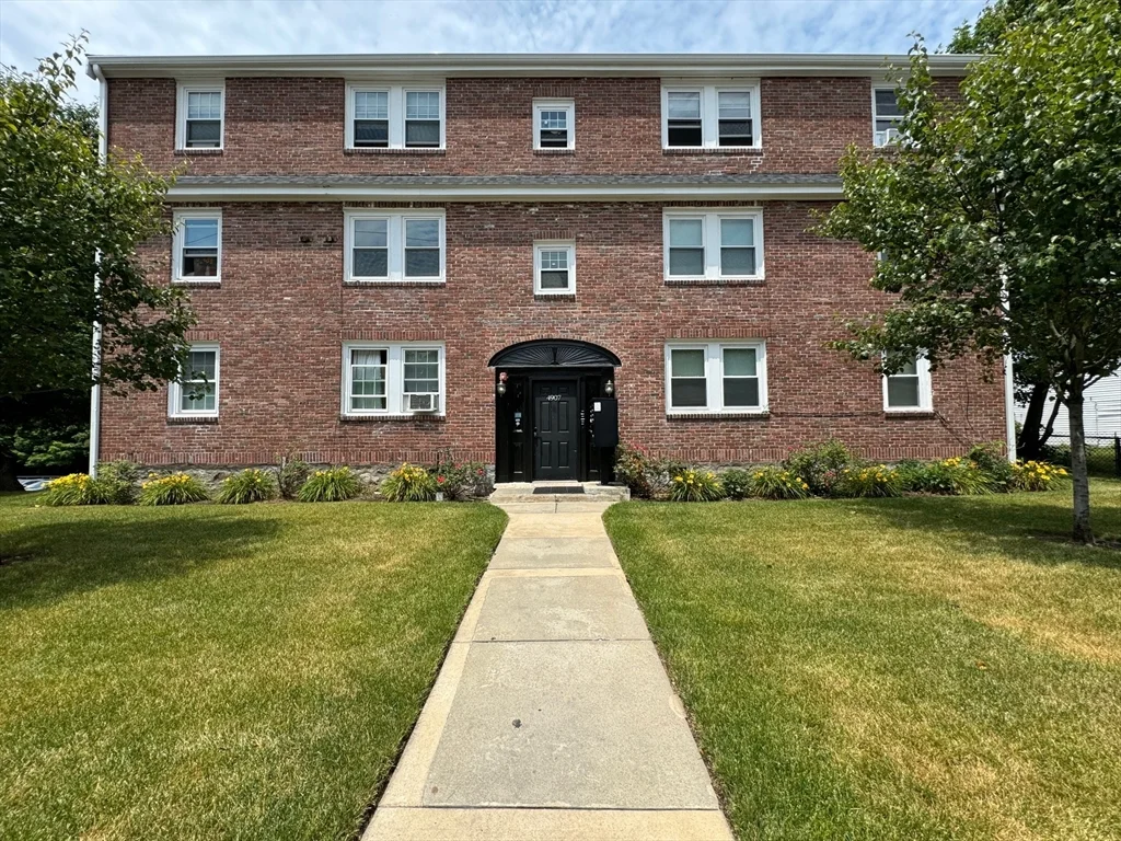 2 bed, 1 bath apartment for rent at 4907 Washington St Unit 1L, West Roxbury — photo 13 of 13