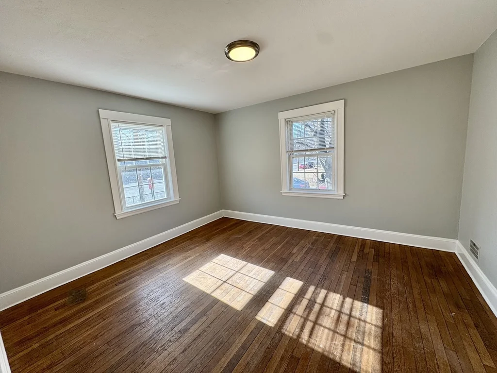 2 bed, 1 bath apartment for rent at 4907 Washington St Unit 1L, West Roxbury — photo 5 of 13