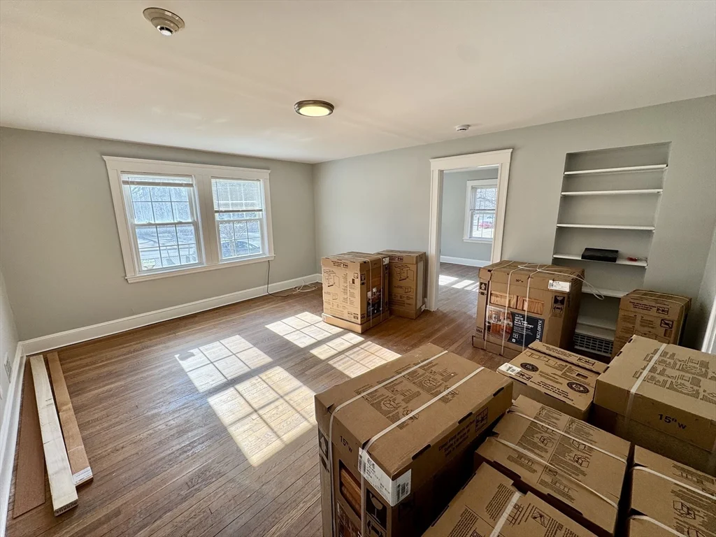 2 bed, 1 bath apartment for rent at 4907 Washington St Unit 1L, West Roxbury — photo 3 of 13