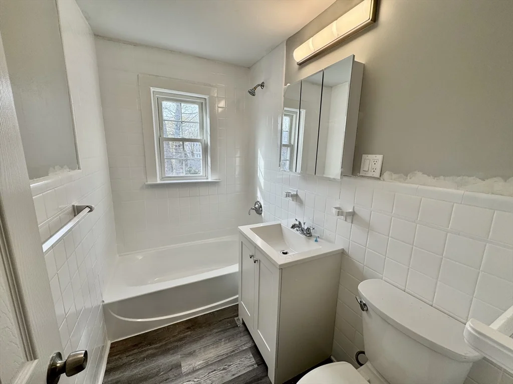 2 bed, 1 bath apartment for rent at 4907 Washington St Unit 1L, West Roxbury — photo 9 of 13