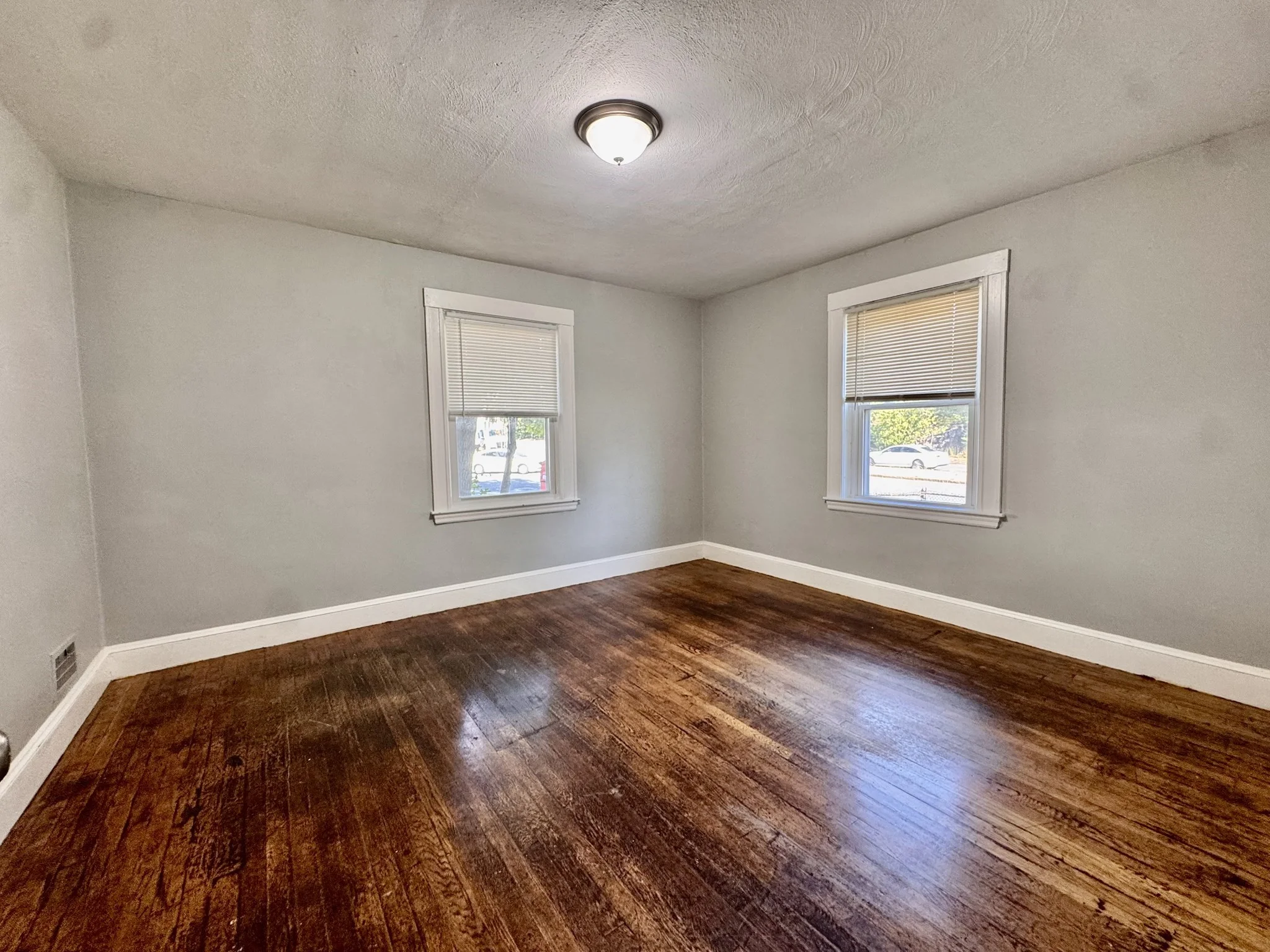 2 bed, 1 bath apartment for rent at 4907 Washington St Unit 1R, West Roxbury — photo 6 of 11