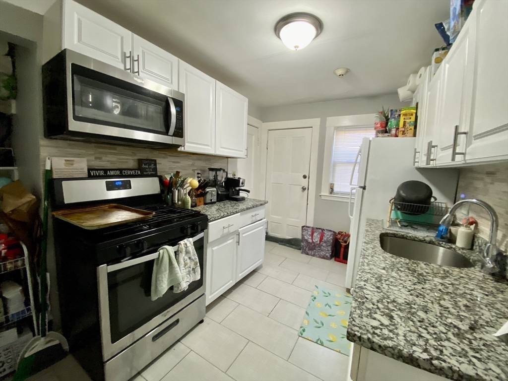 2 bed, 1 bath apartment for rent at 4907 Washington St Unit 1R, West Roxbury — photo 10 of 17