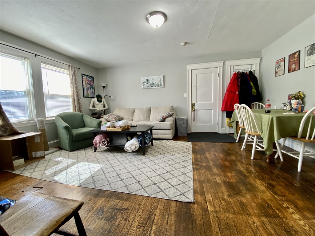 2 bed, 1 bath apartment for rent at 4907 Washington St Unit 1R, West Roxbury — photo 5 of 17