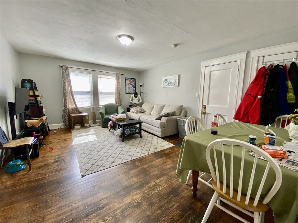 2 bed, 1 bath apartment for rent at 4907 Washington St Unit 1R, West Roxbury — photo 3 of 17