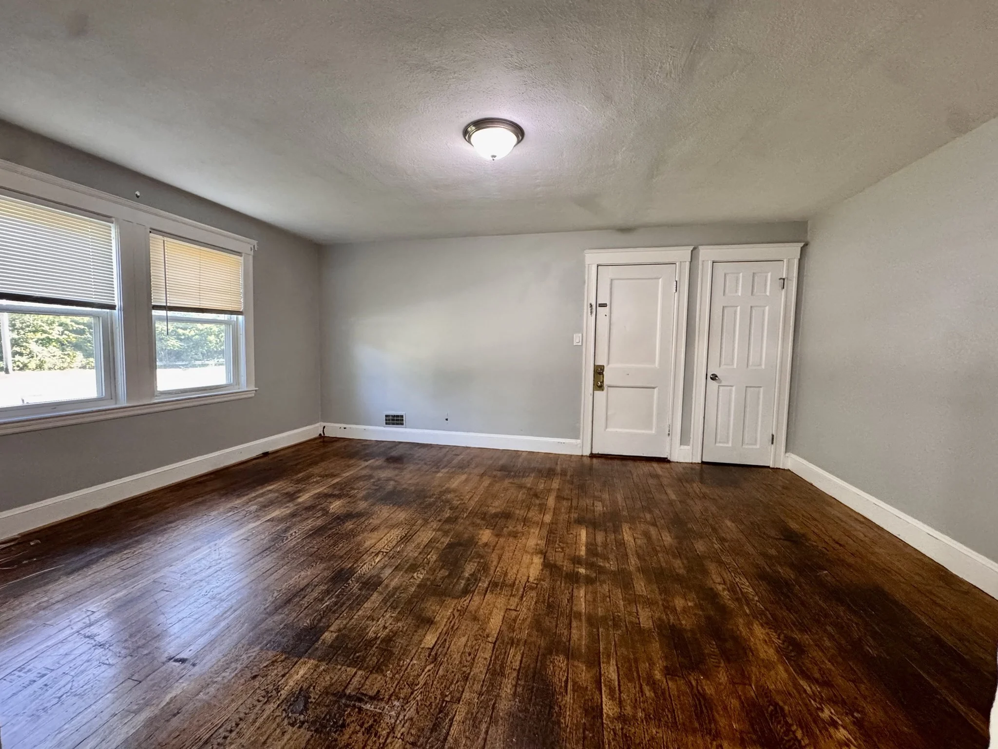 2 bed, 1 bath apartment for rent at 4907 Washington St Unit 1R, West Roxbury — photo 3 of 11