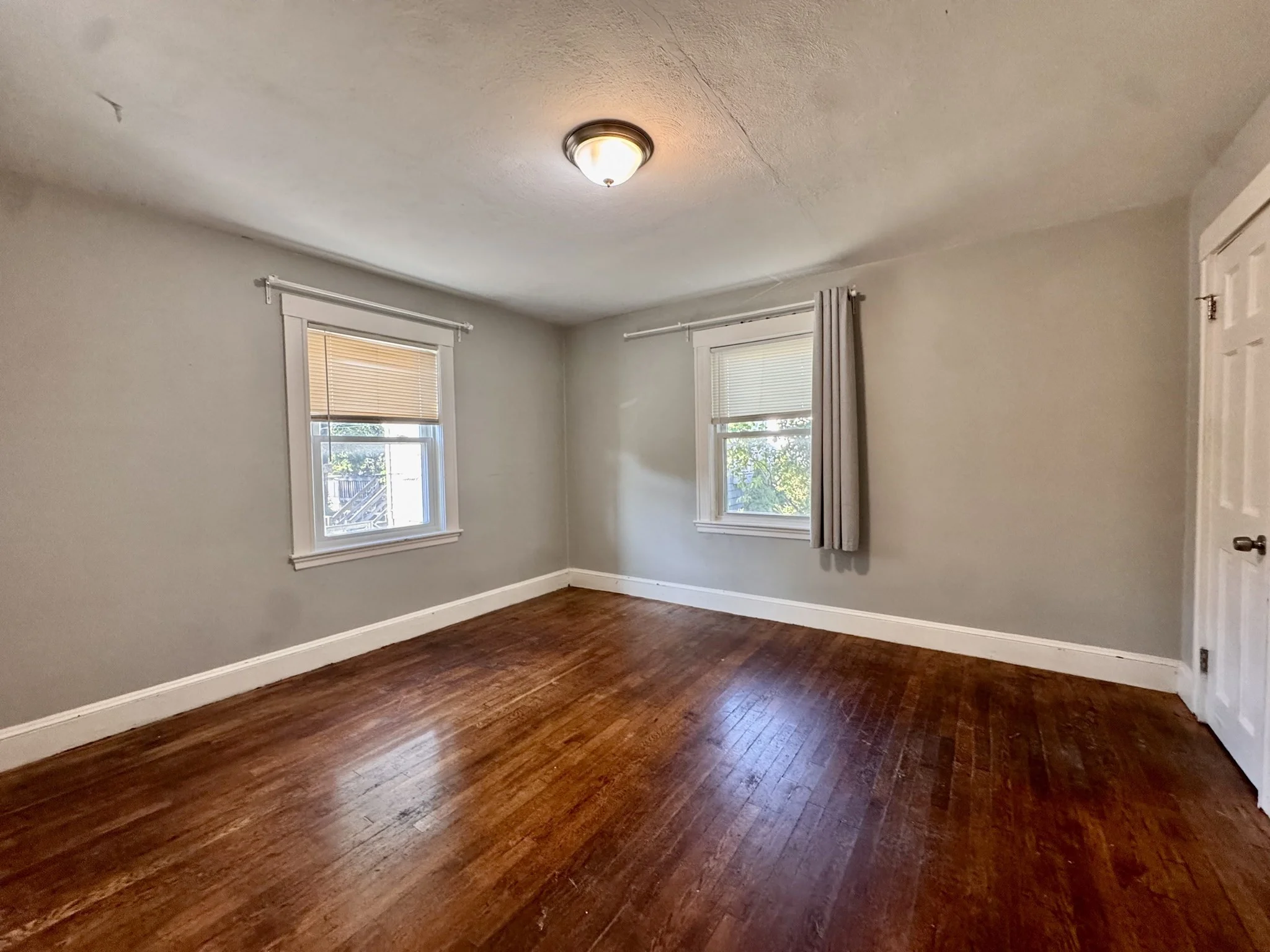 2 bed, 1 bath apartment for rent at 4907 Washington St Unit 1R, West Roxbury — photo 8 of 11