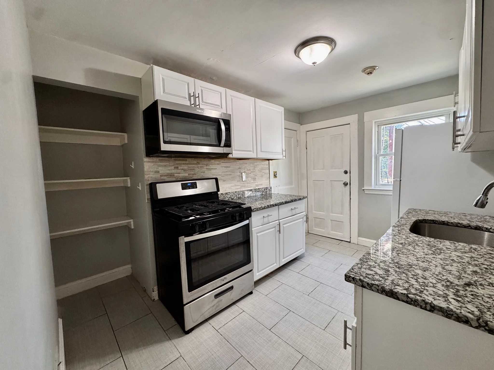 2 bed, 1 bath apartment for rent at 4907 Washington St Unit 1R, West Roxbury — photo 4 of 11