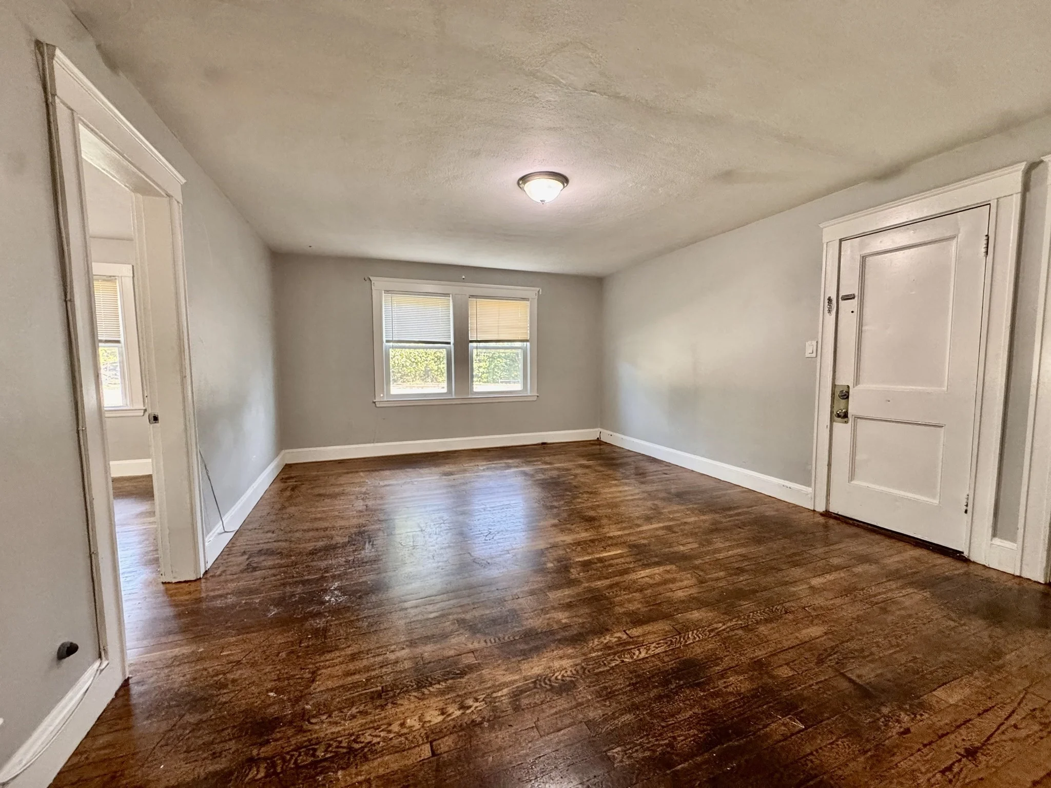 2 bed, 1 bath apartment for rent at 4907 Washington St Unit 1R, West Roxbury — photo 2 of 11
