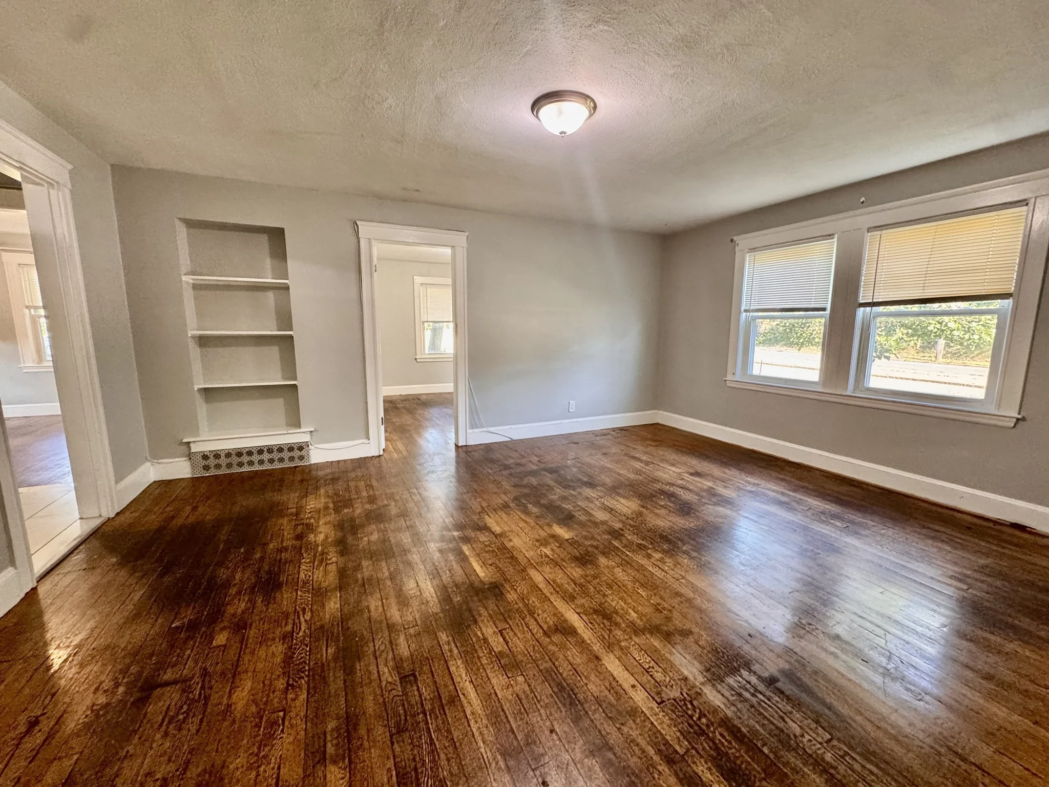 2 bed, 1 bath apartment for rent at 4907 Washington St Unit 1R, West Roxbury