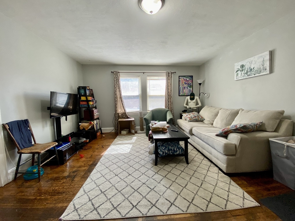 2 bed, 1 bath apartment for rent at 4907 Washington St Unit 1R, West Roxbury — photo 2 of 17