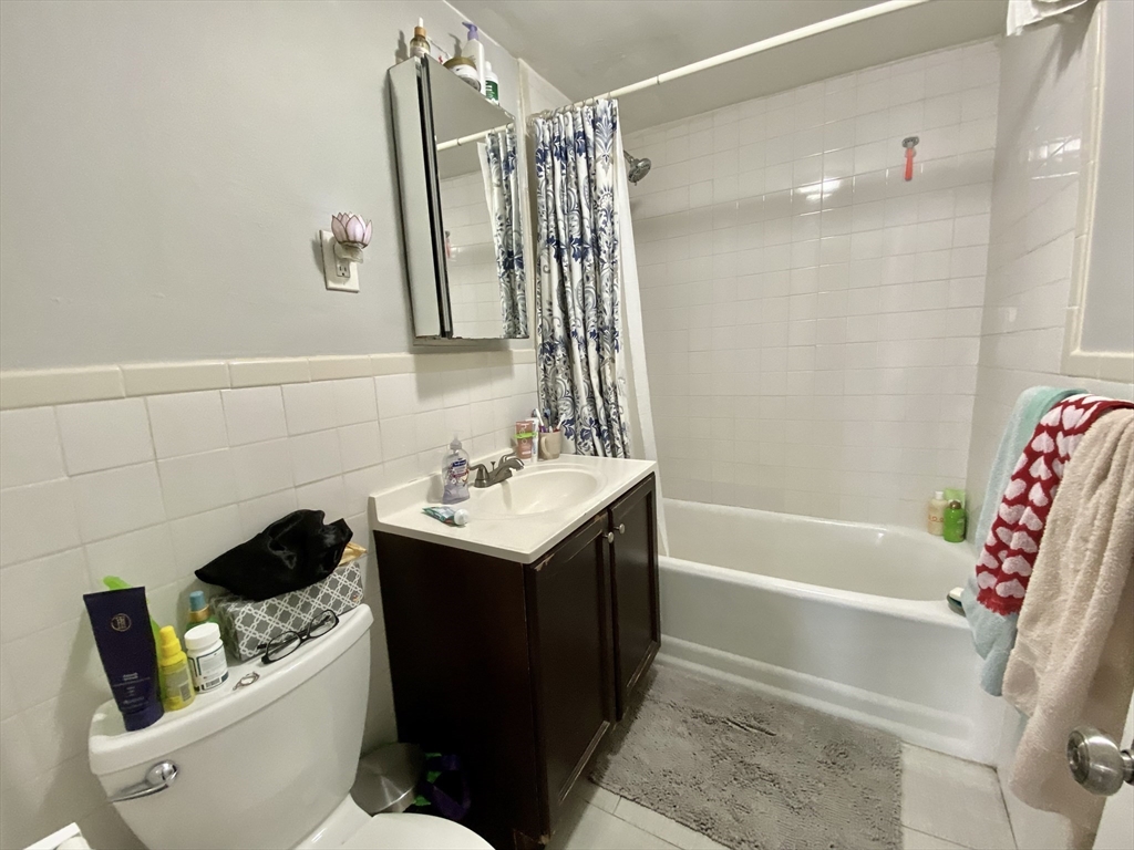 2 bed, 1 bath apartment for rent at 4907 Washington St Unit 1R, West Roxbury — photo 8 of 17