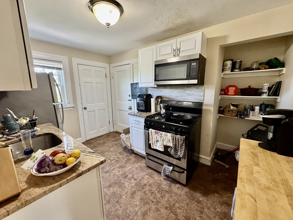 2 bed, 1 bath apartment for rent at 4907 Washington St Unit 3L, West Roxbury — photo 4 of 11