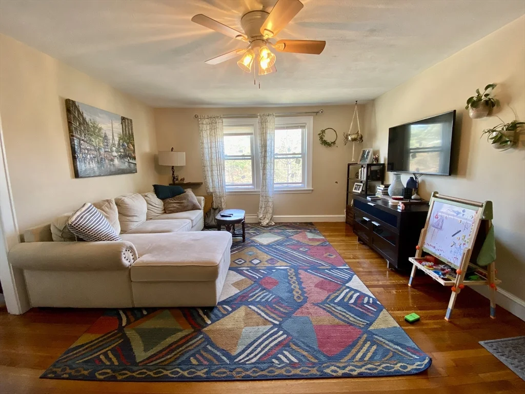 2 bed, 1 bath apartment for rent at 4907 Washington St Unit 3R, West Roxbury — photo 2 of 18