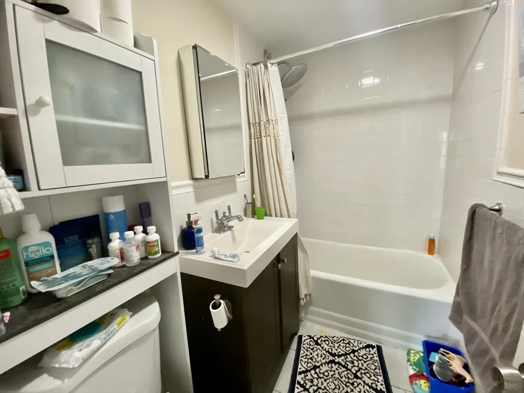 2 bed, 1 bath apartment for rent at 4907 Washington St Unit 3R, West Roxbury — photo 14 of 18