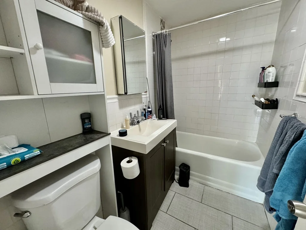 2 bed, 1 bath apartment for rent at 4907 Washington St Unit 3R, West Roxbury — photo 15 of 18