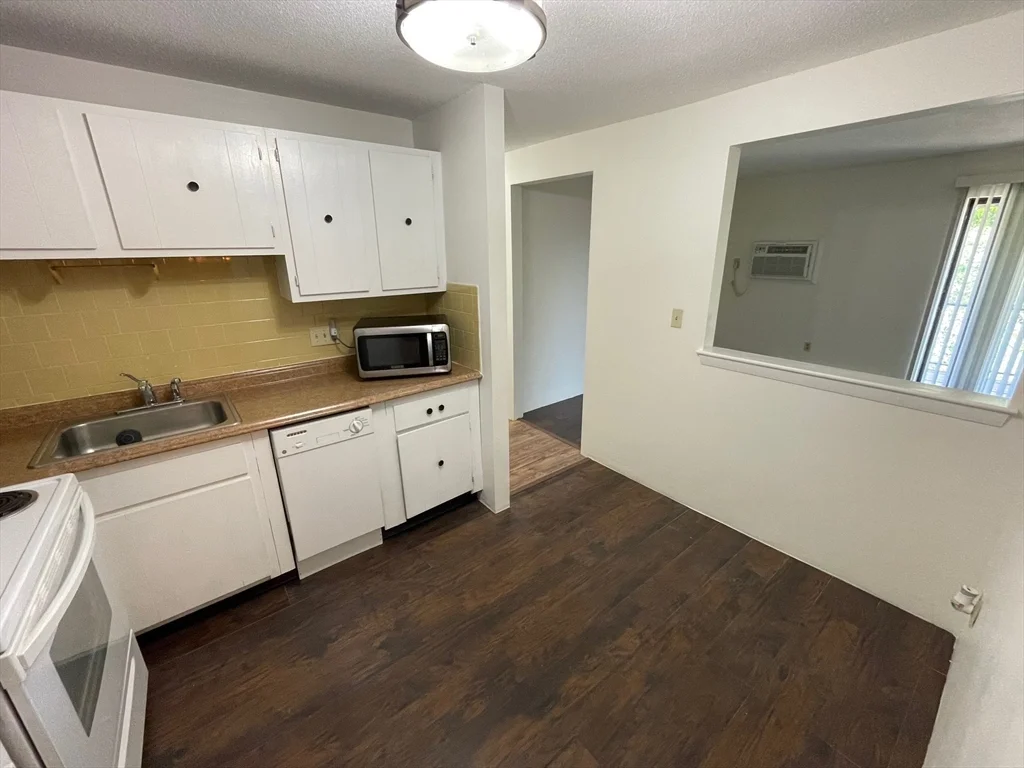 2 bed, 1 bath apartment for rent at 491 W Central St Unit B11, Franklin — photo 8 of 16
