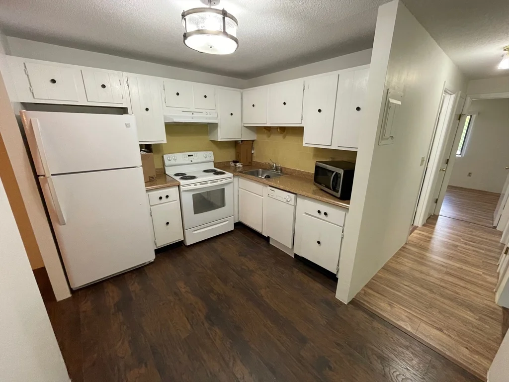 2 bed, 1 bath apartment for rent at 491 W Central St Unit B11, Franklin — photo 6 of 16