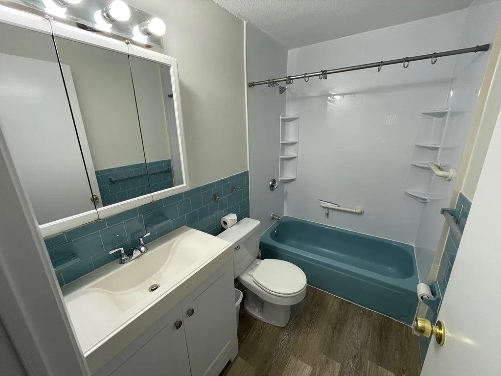 2 bed, 1 bath apartment for rent at 491 W Central St Unit B11, Franklin — photo 9 of 16