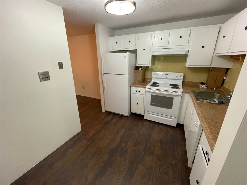 2 bed, 1 bath apartment for rent at 491 W Central St Unit B11, Franklin — photo 7 of 16