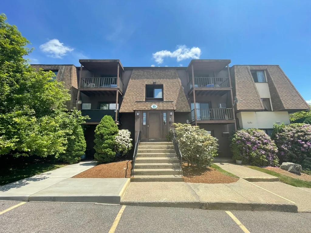 2 bed, 1 bath apartment for rent at 491 W Central St Unit B11, Franklin — photo 1 of 16