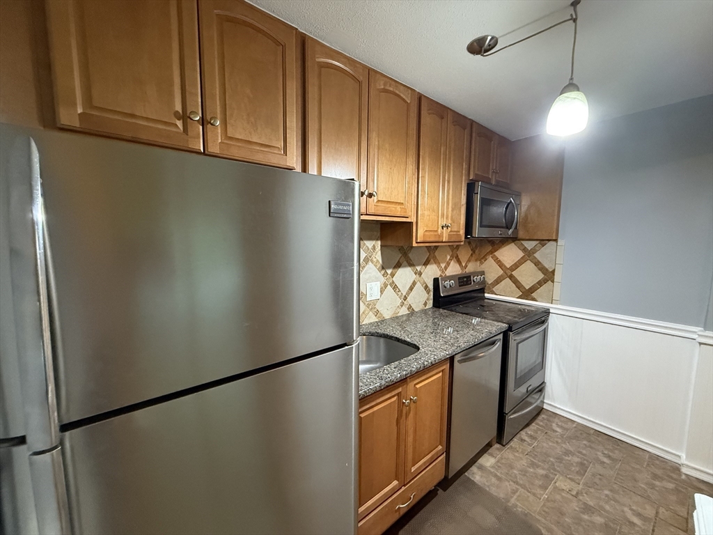 1 bed, 1 bath apartment for rent at 491 W Central St Unit C3, Franklin — photo 2 of 9