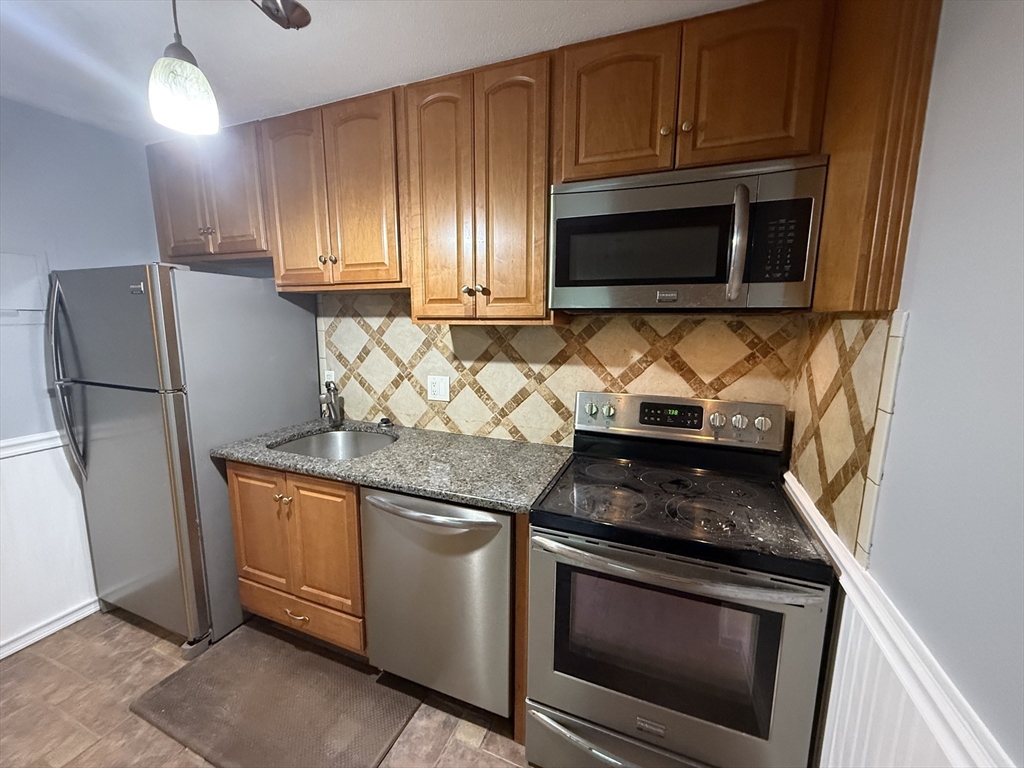 1 bed, 1 bath apartment for rent at 491 W Central St Unit C3, Franklin — photo 1 of 9