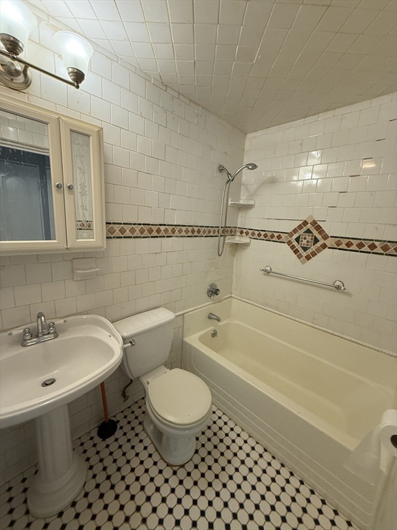 1 bed, 1 bath apartment for rent at 491 W Central St Unit C3, Franklin — photo 9 of 9