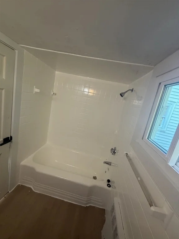 4 bed, 1 bath apartment for rent at 491 Webster St Unit 2, Rockland — photo 7 of 16