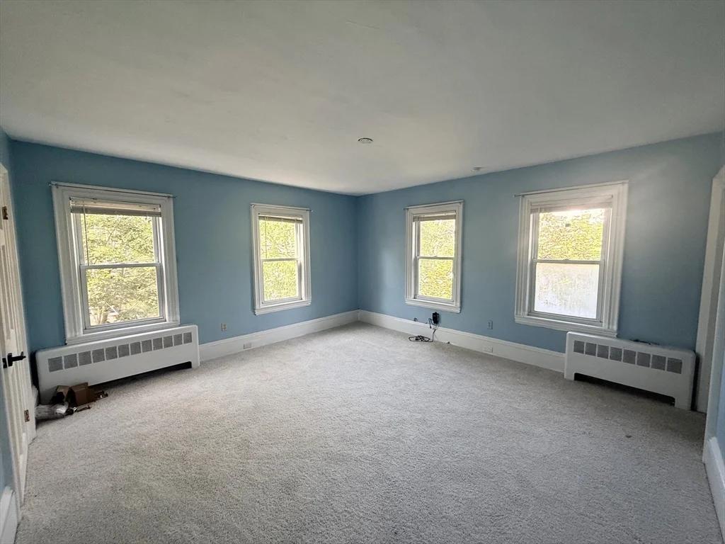 4 bed, 1 bath apartment for rent at 491 Webster St Unit 2, Rockland — photo 12 of 16
