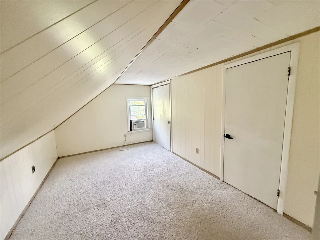 4 bed, 1 bath apartment for rent at 491 Webster St Unit 2, Rockland — photo 9 of 16