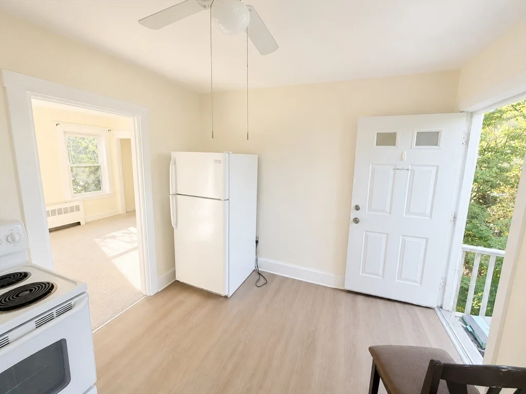 4 bed, 1 bath apartment for rent at 491 Webster St Unit 2, Rockland — photo 3 of 16