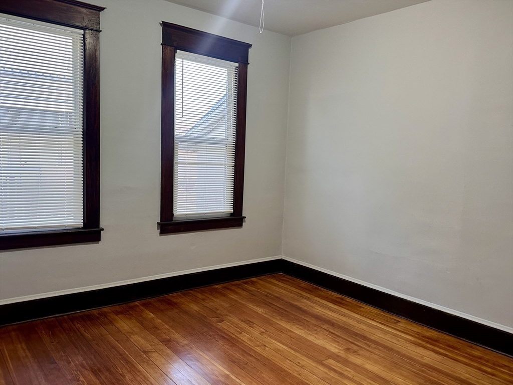 3 bed, 1 bath apartment for rent at 491 Wilbraham Rd Unit 491, Springfield — photo 6 of 7