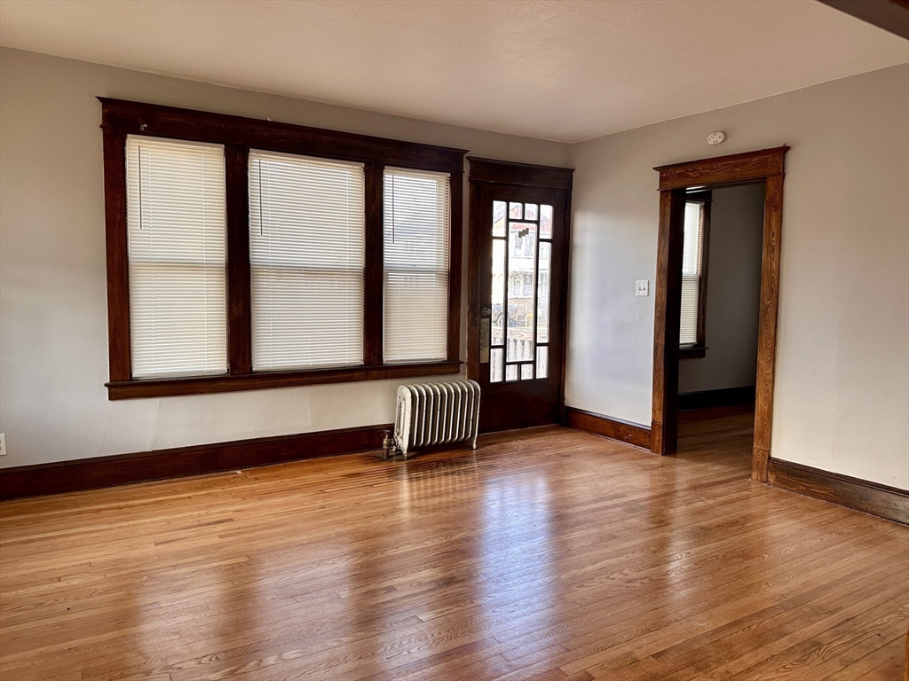 3 bed, 1 bath apartment for rent at 491 Wilbraham Rd Unit 491, Springfield — photo 2 of 7