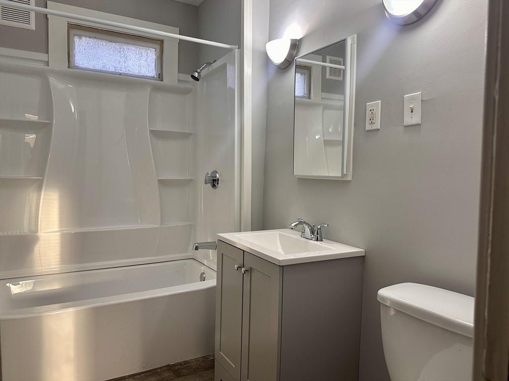 3 bed, 1 bath apartment for rent at 491 Wilbraham Rd Unit 491, Springfield — photo 7 of 7