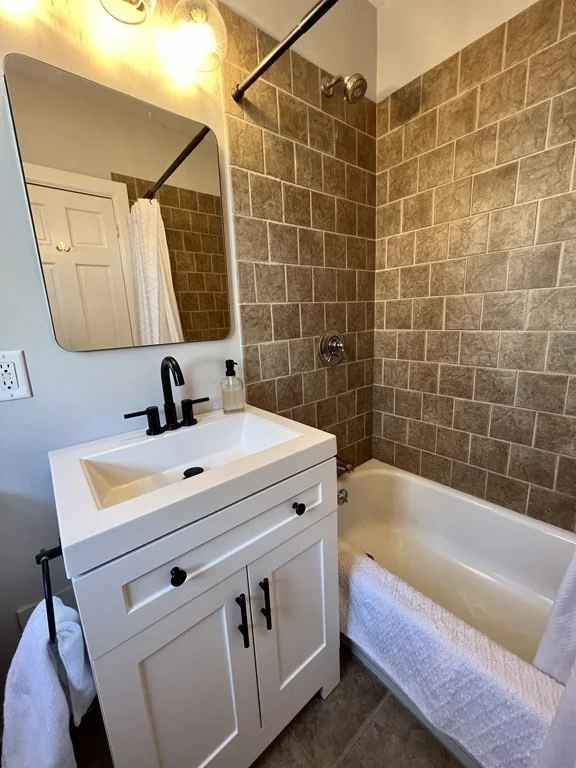 1 bed, 1 bath apartment for rent at 492-494 E Broadway Unit 4, South Boston — photo 13 of 17