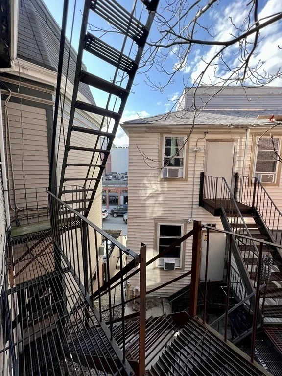 1 bed, 1 bath apartment for rent at 492-494 E Broadway Unit 4, South Boston — photo 15 of 17
